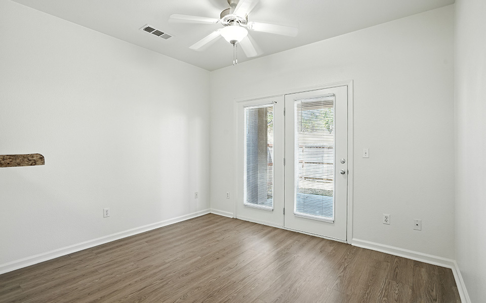 McCellan Corridor 1491 4x2.5 Dining Room